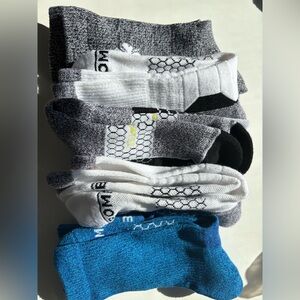 Bombas 5 Pack Crew Socks  Size：L — Colors Sent Randomly